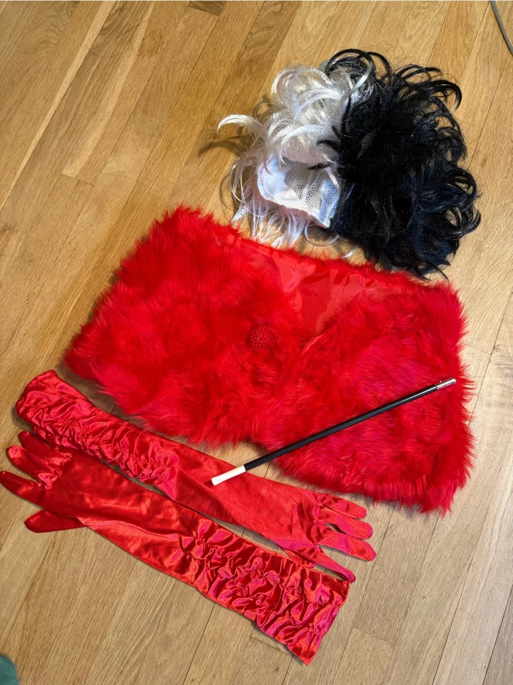 Cruella Deville Halloween Costume Accessories
